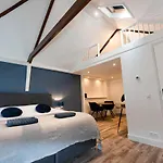 Familie Hotel & Apartments Alkmaar 3* Alkmaar