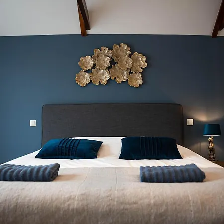 Familie & Ξενοδοχείο