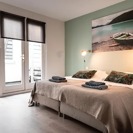 Familie & Ξενοδοχείο