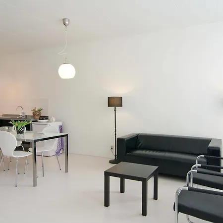 Hotel Familie Hotel & Apartments Alkmaar 3*