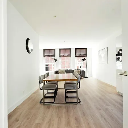 Hotel Familie Hotel & Apartments Alkmaar 3*